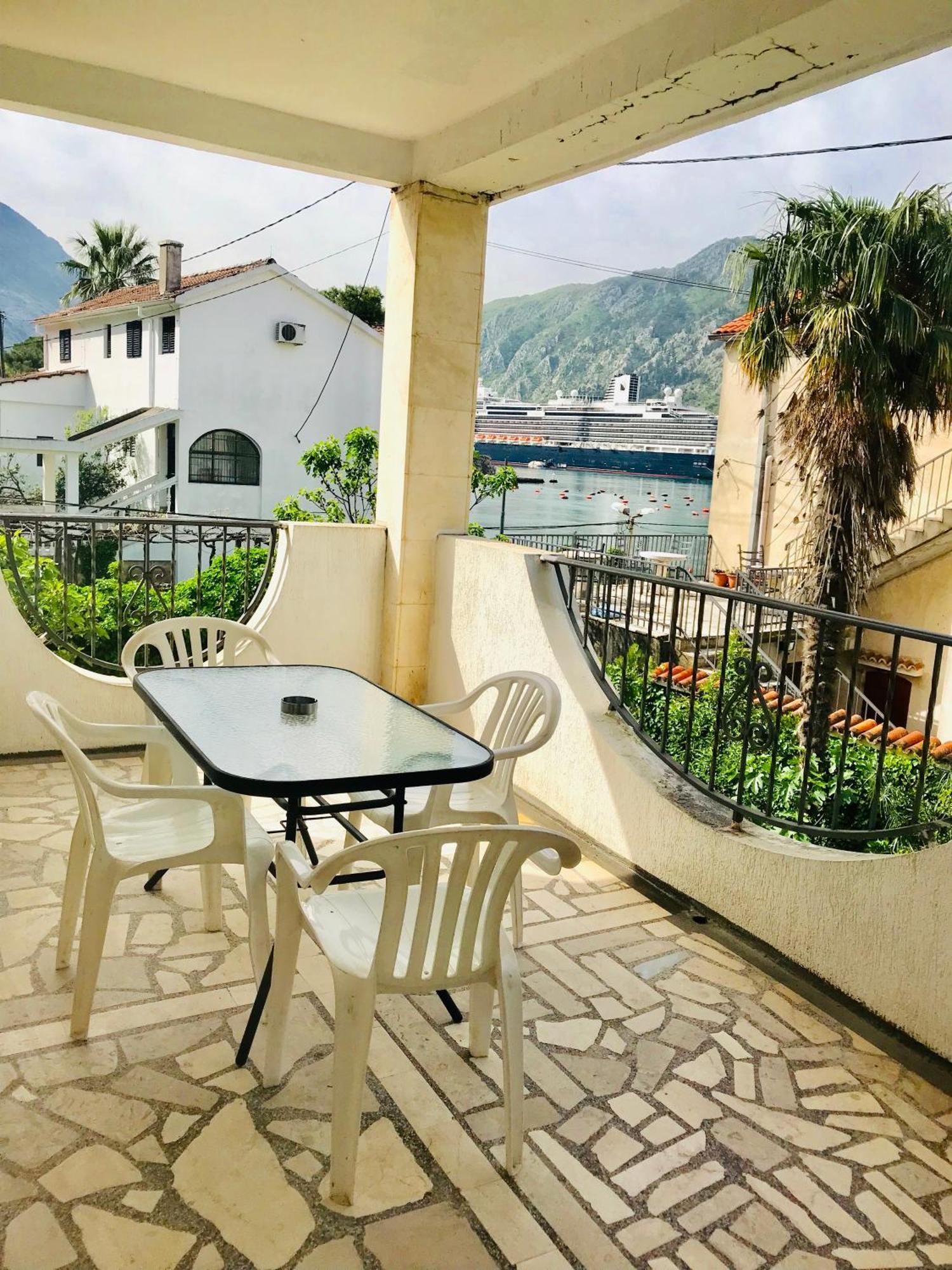 Apartments Ivanisevic Kotor Exterior photo